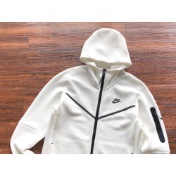 Nike Fleece Tech