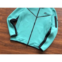 Nike Fleece Tech